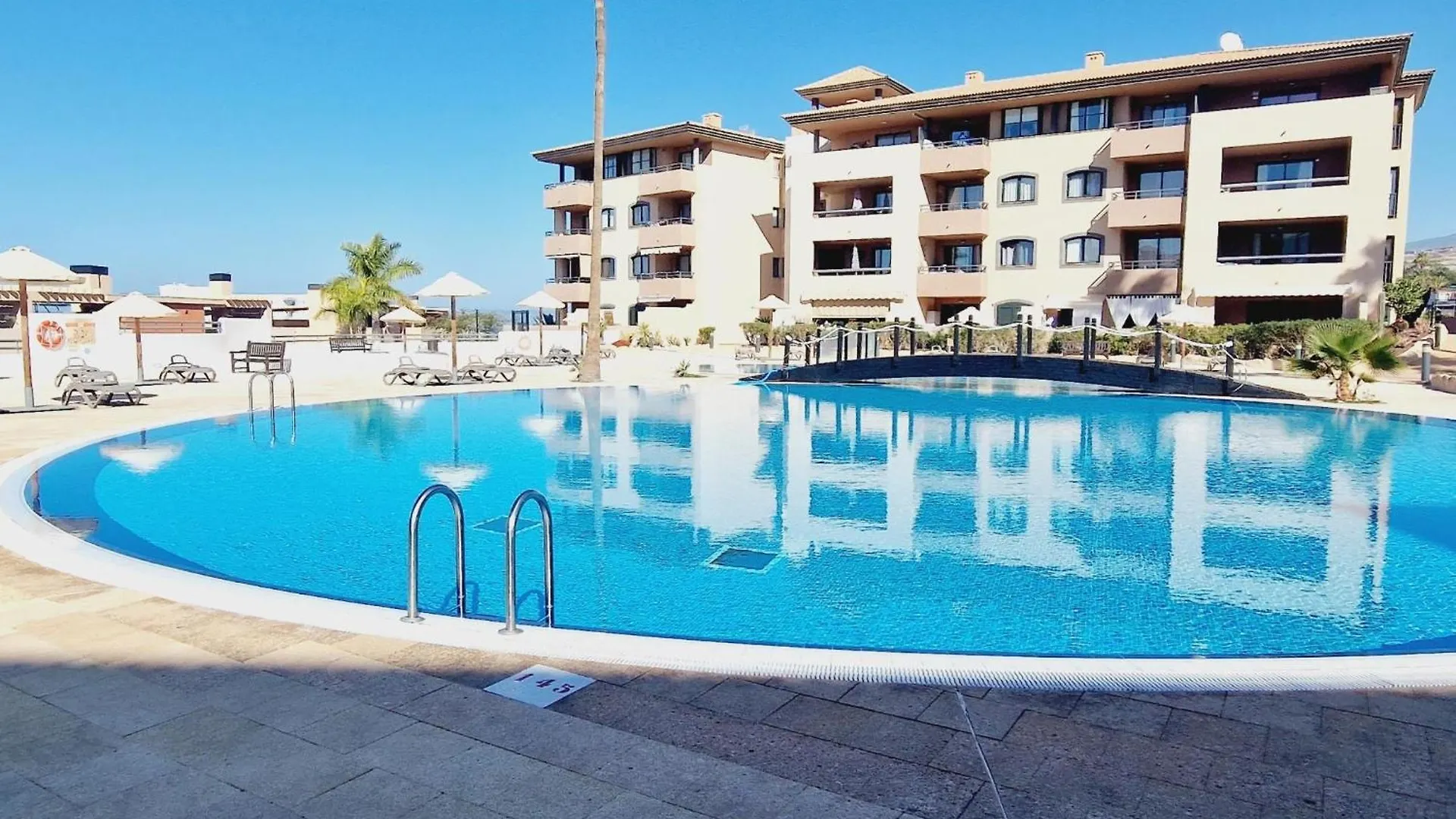 Paraiso 2 Bedroom Terrace Wifi Free Playa Paraiso  0*, Playa Paraiso (Tenerife)